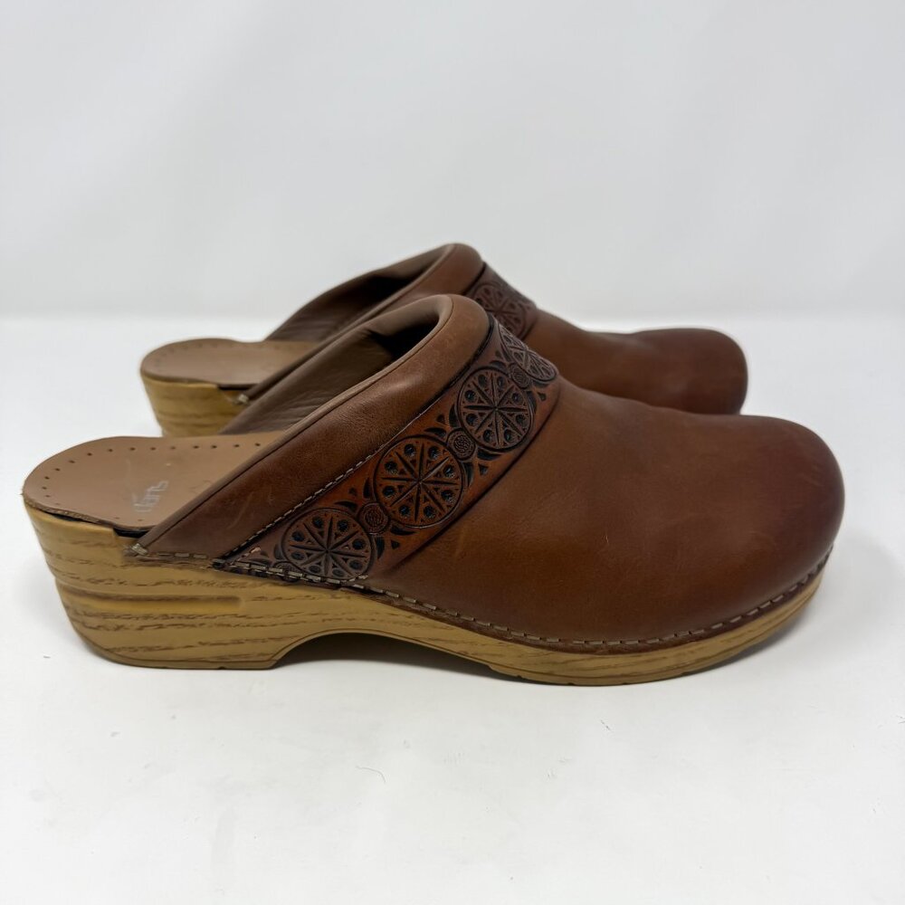 Dansko Saundra Brown Leather Embossed Clogs Mules Women's 42 Scandinavian Style
